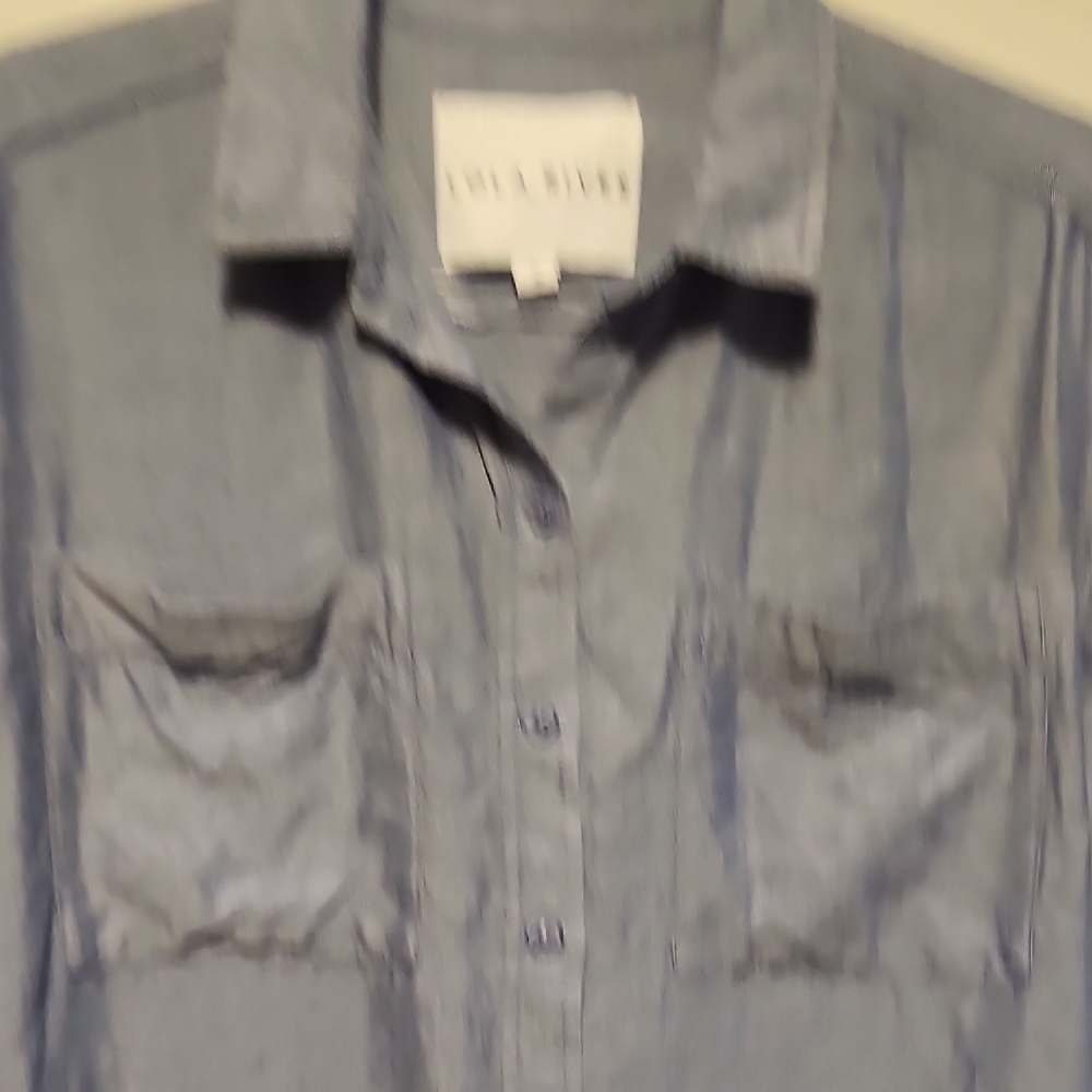 Lola River Women's Lightweight And Casual Blue Button Down Long Sleeve Shirt - Picture 4 of 7